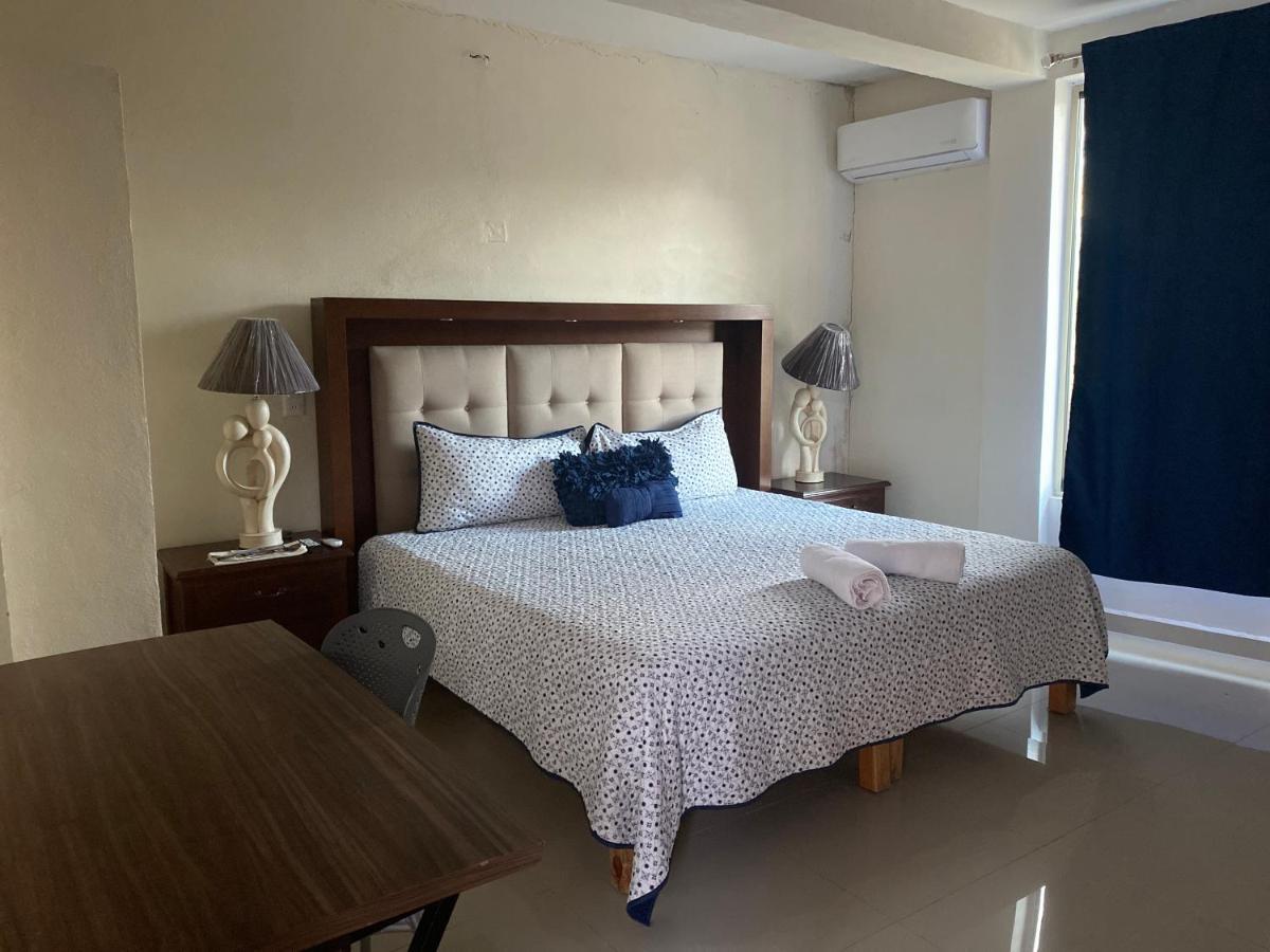 Hotel Maria Elenena El Fresno Luaran gambar